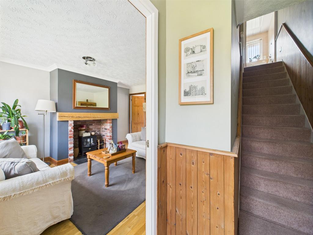 Entrance Hall into Lounge