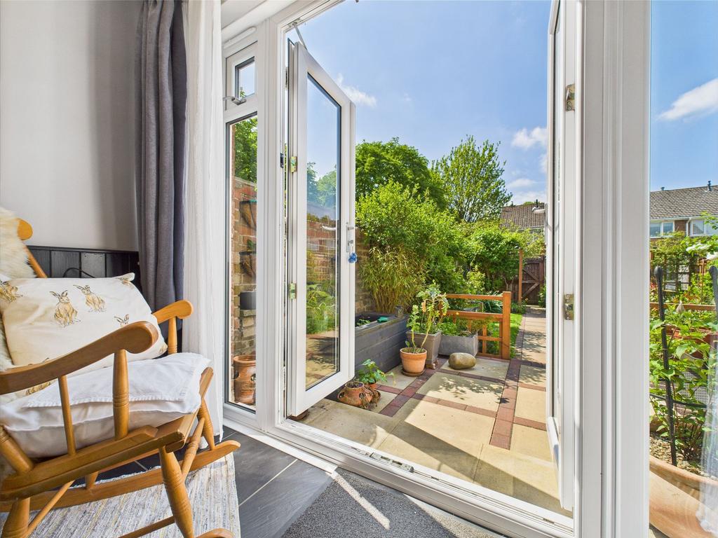 Breakfast Kitchen onto Rear Garden