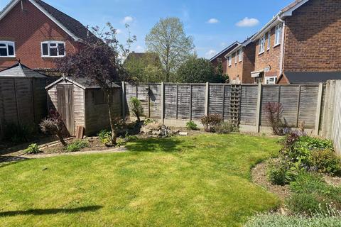 4 bedroom detached house to rent, Kew Walk, Andover SP10