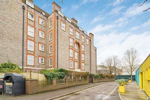 Cheylesmore House, Ebury Bridge Road, London