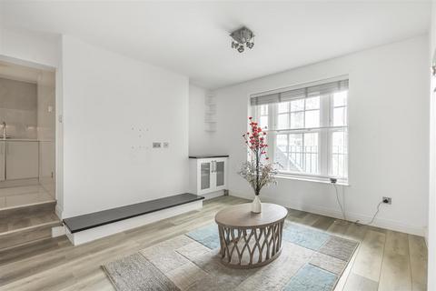 2 bedroom apartment for sale, Cheylesmore House, Chelsea, London, SW1W