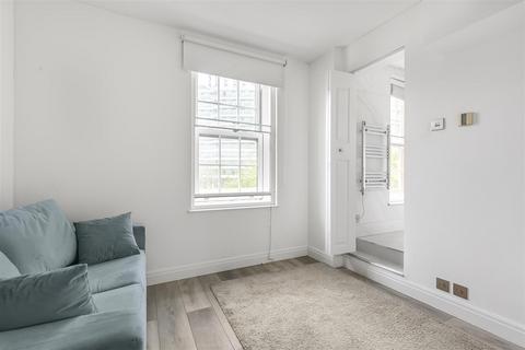 2 bedroom apartment for sale, Cheylesmore House, Chelsea, London, SW1W
