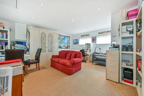 Studio for sale, Tolworth Close, Surbiton, KT6