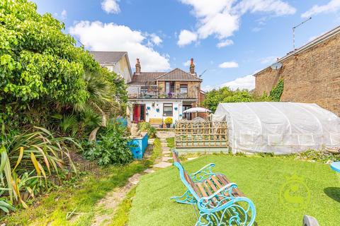 3 bedroom detached house for sale, Albert Road, Poole BH12
