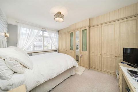 3 bedroom terraced house for sale, Chudleigh Road, London SE4