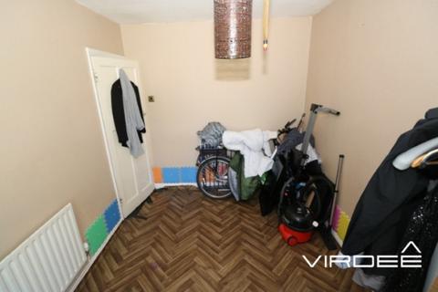 15 Frinton Grove, Birmingham, B21 0HX