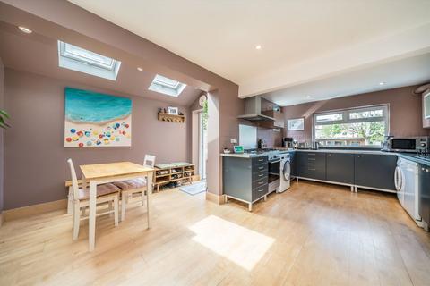 71 Ellerton Road, Surbiton, KT6 7TY