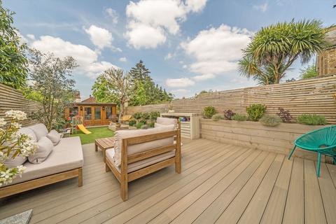 71 Ellerton Road, Surbiton, KT6 7TY