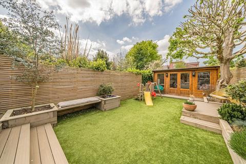 71 Ellerton Road, Surbiton, KT6 7TY