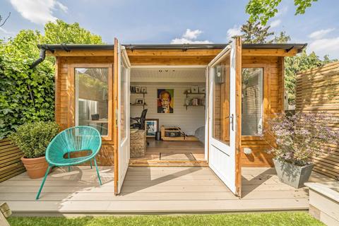 71 Ellerton Road, Surbiton, KT6 7TY
