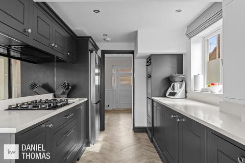 12 Woodbrook Gardens, Waltham Abbey, EN9 3DA