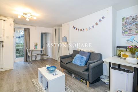 Studio to rent, Allingham Street, London N1