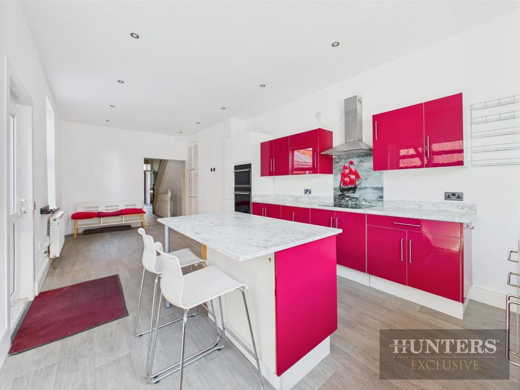 CAM05316 G0-PR0069-STILL024.jpg