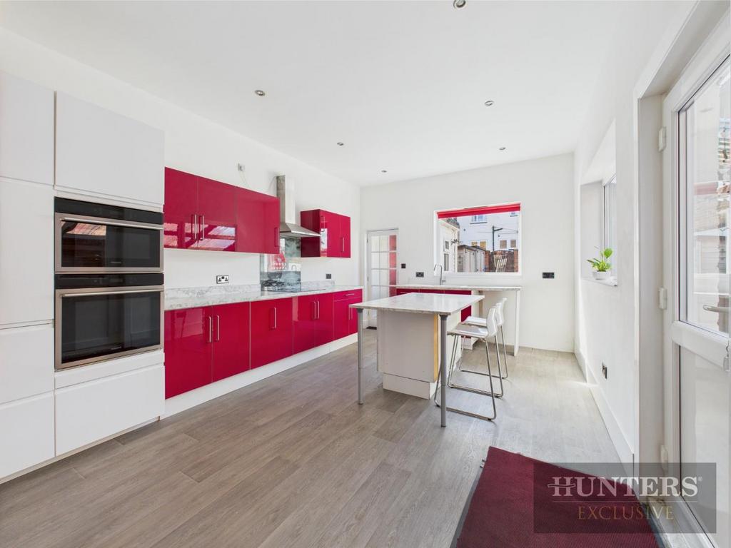 CAM05316 G0-PR0069-STILL023.jpg