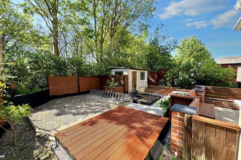 Heaton Street, Prestwich, M25