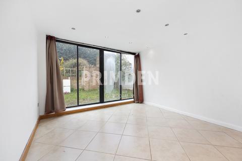 4 bedroom house to rent, Tavistock Mews, Holloway, N19
