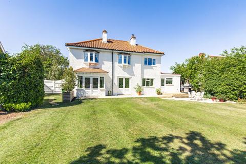 14 Pinewood Close, Norwich, NR6 5LX