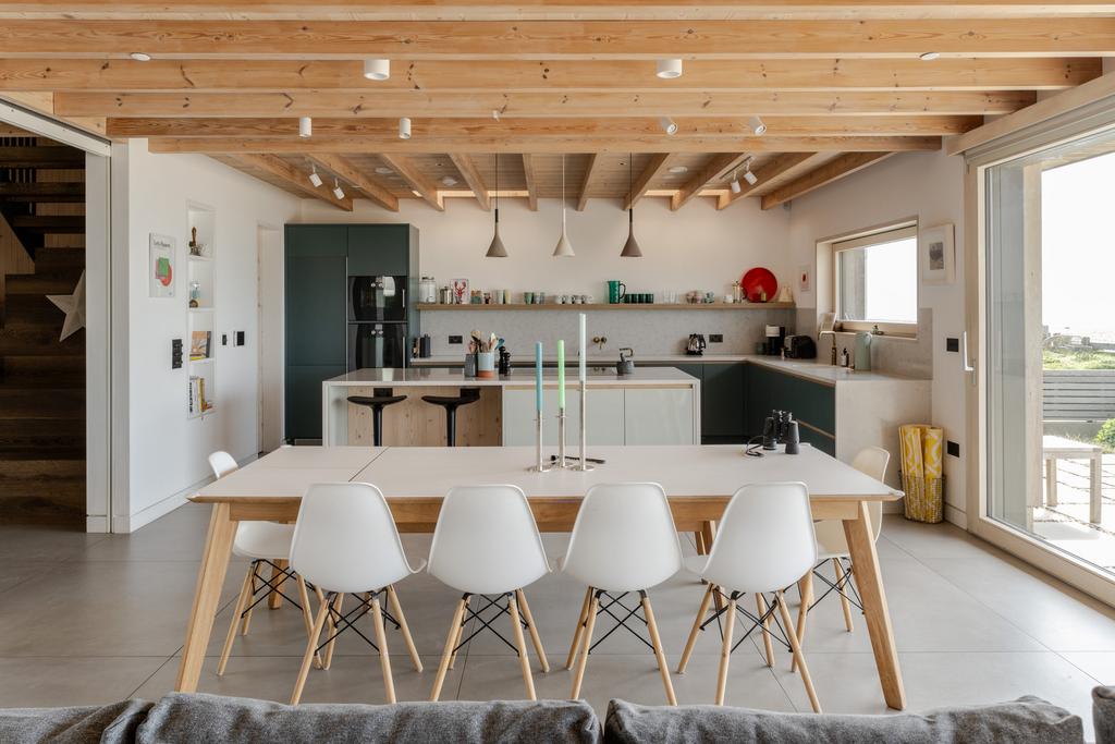 279922   20250424 the sea house camber tmh 12 h...