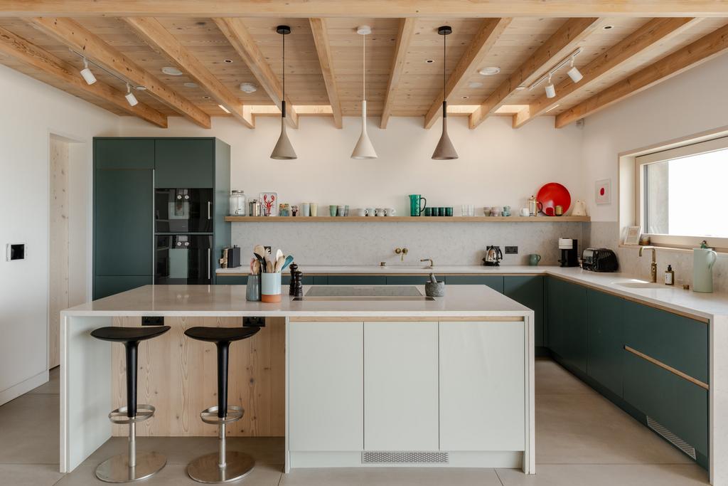 279930   20250424 the sea house camber tmh 22 h...