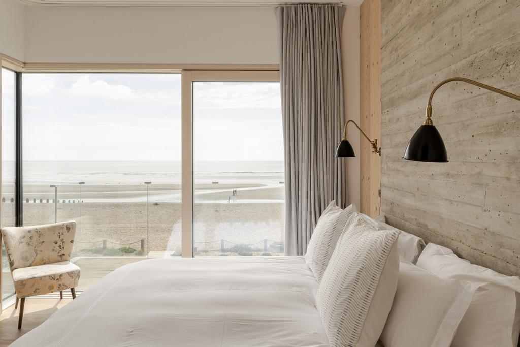 279972   20250424 the sea house camber tmh 70 h...