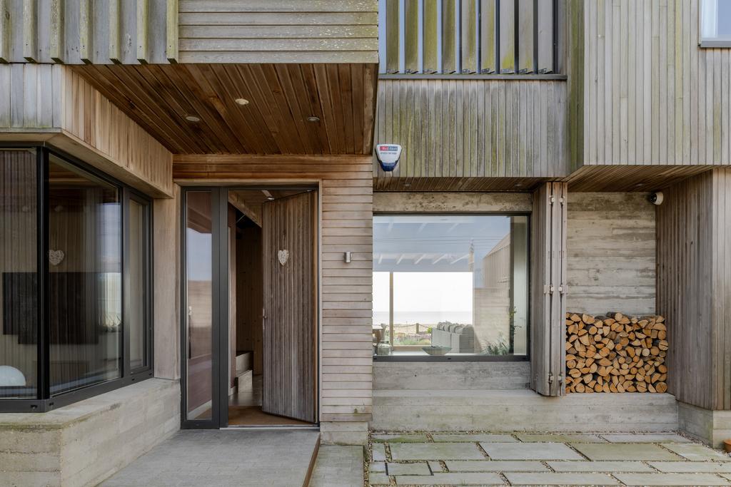 279939   20250424 the sea house camber tmh 33 h...