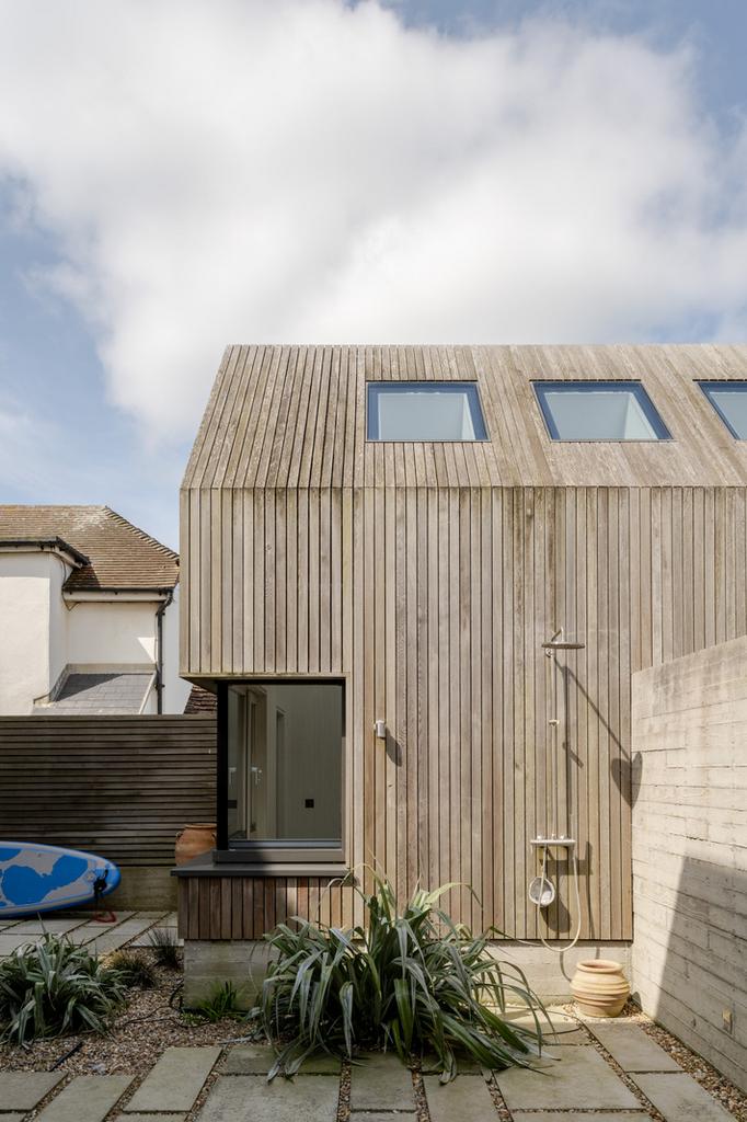 279935   20250424 the sea house camber tmh 28 h...