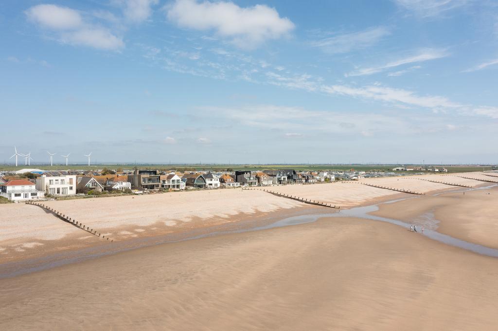 279998   20250424 the sea house camber tmh 97 h...