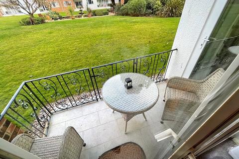 4 bedroom apartment for sale, The Avenue, Branksome Park, Poole, Dorset, BH13