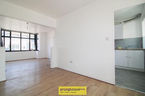 3 bedroom terraced house to rent, Connaught Road Luton LU4 8ES