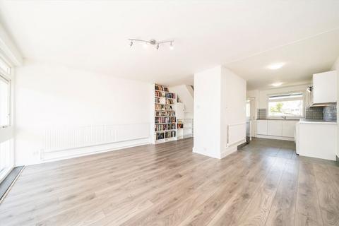 3 bedroom flat to rent, John Ruskin Street, London SE5