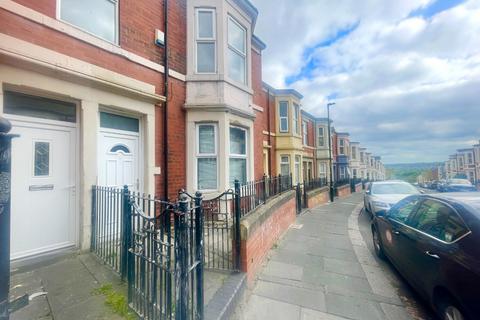3 bedroom flat to rent, Strathmore Crescent, Newcastle upon Tyne NE4