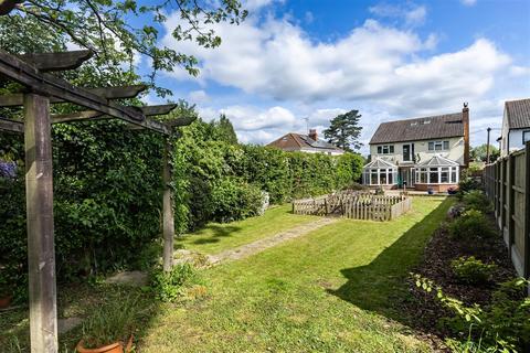 4 bedroom detached house for sale, Epping Road, Nazeing