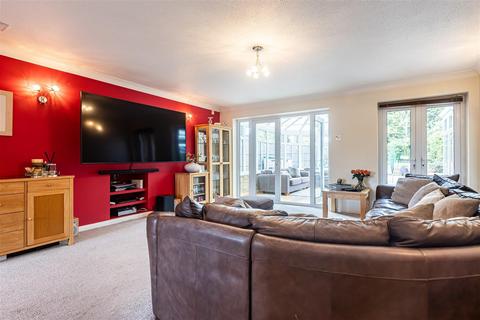 4 bedroom detached house for sale, Epping Road, Nazeing