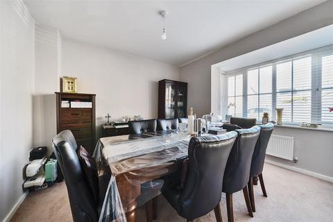 4 bedroom detached house for sale, Lady Mayor Drive, Bedford