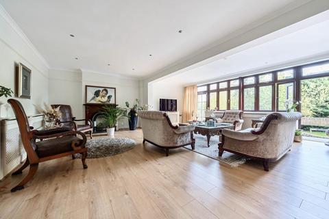 67 Laurel Way, London, N20 8HT