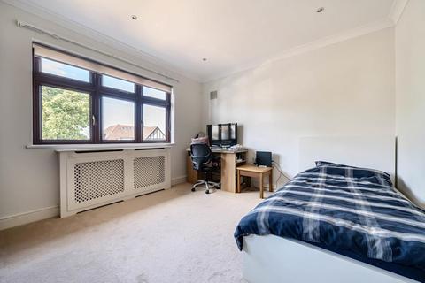 67 Laurel Way, London, N20 8HT