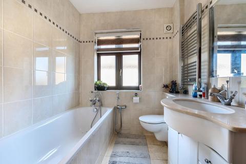 67 Laurel Way, London, N20 8HT