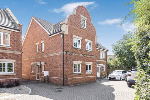 undefined, Derisley Close, West Byfleet KT14