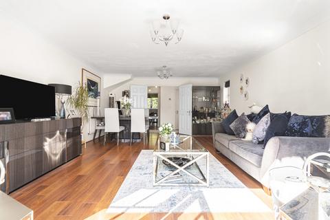 undefined, Derisley Close, West Byfleet KT14