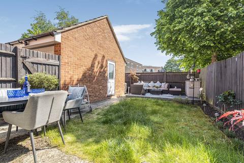 undefined, Derisley Close, West Byfleet KT14