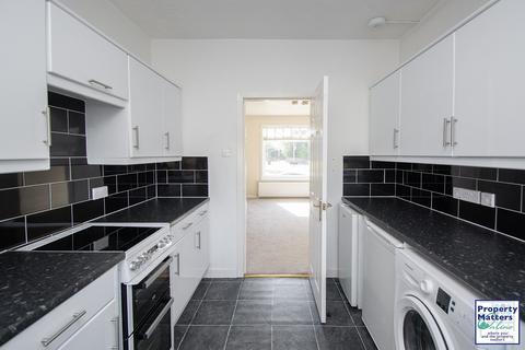 3 bedroom flat to rent, Woodbank Road, Crosshouse, KA2 0ET