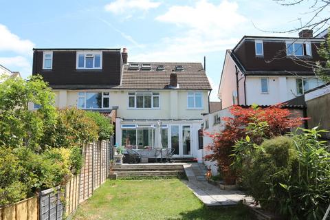 23 Lodge Close, Fetcham, Leatherhead, KT22 9QZ