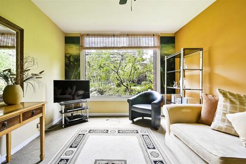 1 bedroom apartment for sale, Brandon Mews, London EC2Y