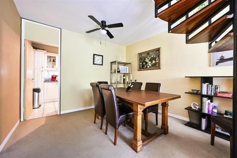 1 bedroom apartment for sale, Brandon Mews, London EC2Y