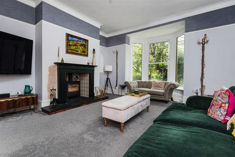 5 bedroom detached house for sale, Whitcliffe Road, Cleckheaton