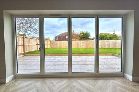 7 Mangapp Chase, Burnham-on-crouch, CM0 8QQ
