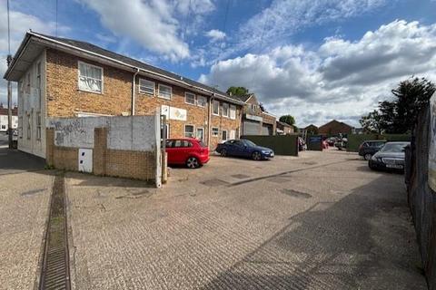 undefined, Gore Road, Burnham