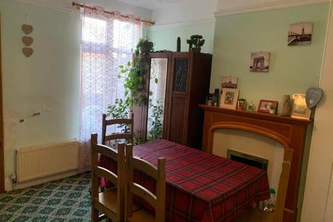 3 bedroom terraced house to rent, Chatsworth Road, Luton LU4