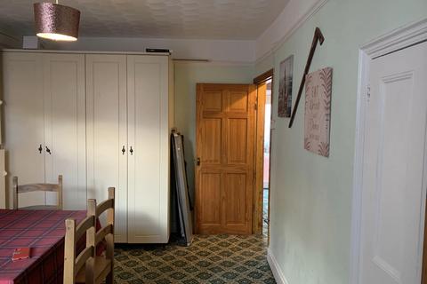 3 bedroom terraced house to rent, Chatsworth Road, Luton LU4