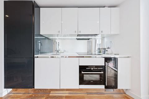 Studio to rent, Eagle Point, City Road, London, EC1V